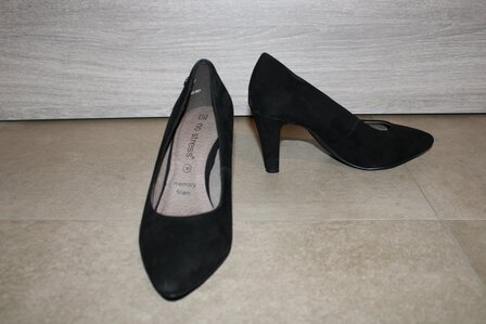 black heels brand no-stress 