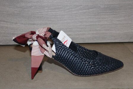 black heels brand Tamaris