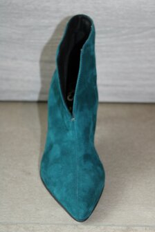 apple blue sea green heels brand CKS
