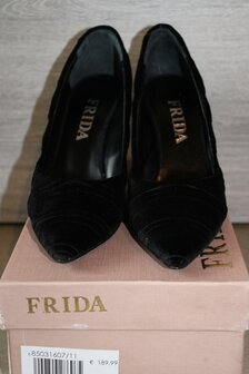 zwarte hakken merk Frida