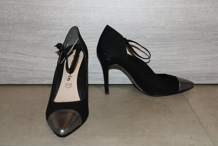black heels brand Tamaris