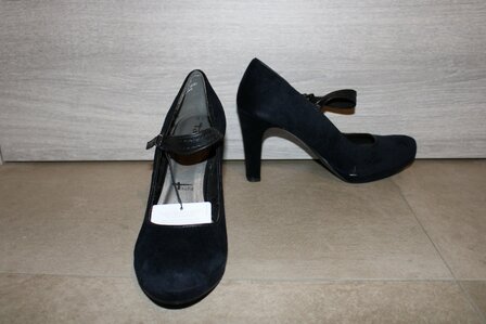 black heels brand Tamaris