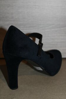black heels brand Tamaris