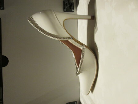 witte hakken met diamanten