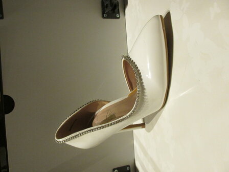 witte hakken met diamanten