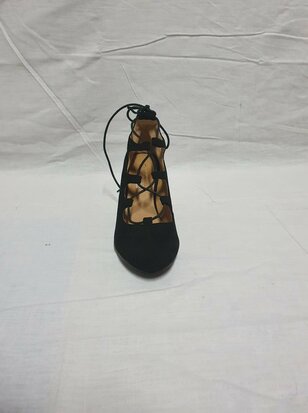 black sandals with heel