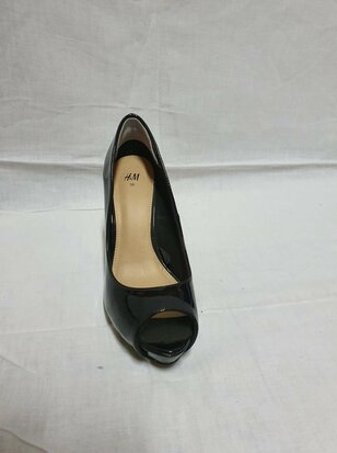 black pumps