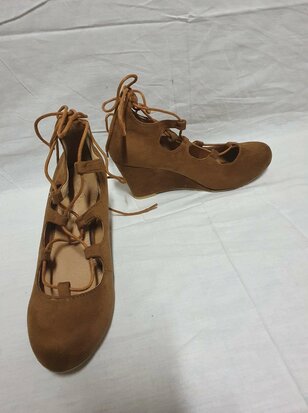 sandales marron à talon