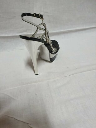 zilveren sandalen met hak