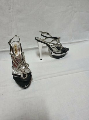 zilveren sandalen met hak