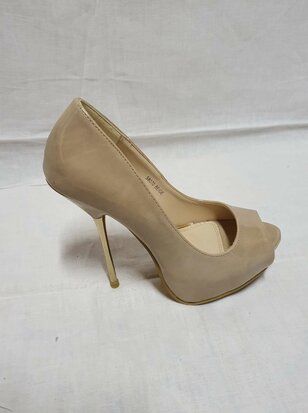 talons hauts de couleur crème