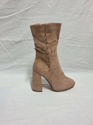 brown ankle boots 