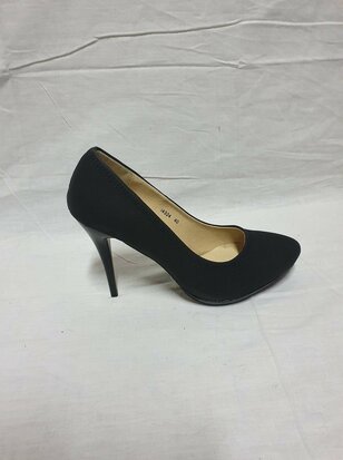 black pumps