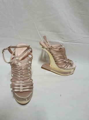 licht roze sandalen hakken