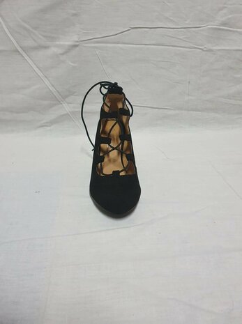 black sandals with heel