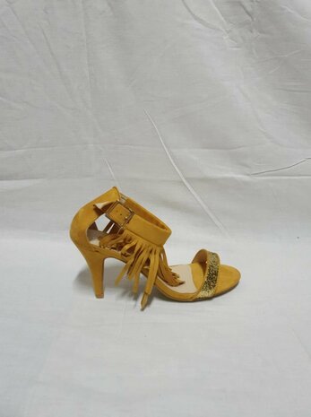 Sandalen mit Absatz