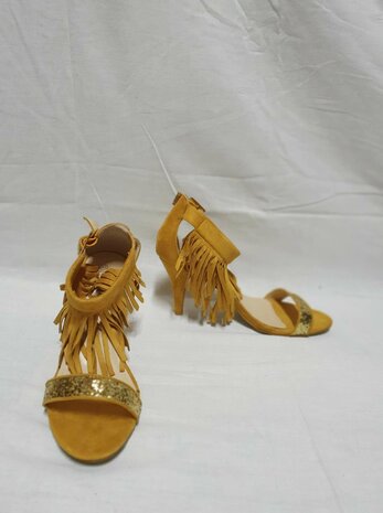 Sandalen mit Absatz