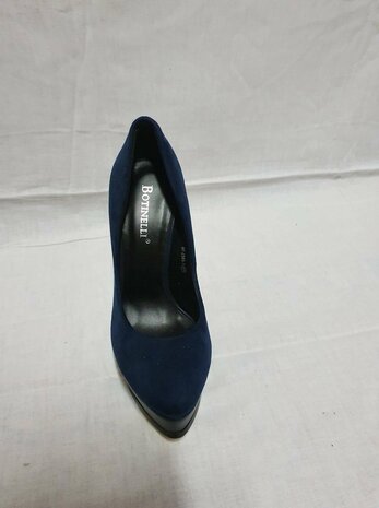 talons hauts bleu foncé