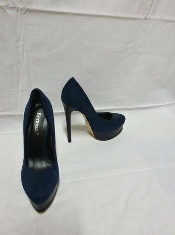 talons hauts bleu foncé