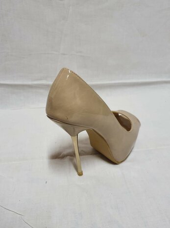 talons hauts de couleur crème