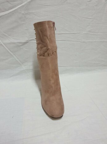 brown ankle boots 