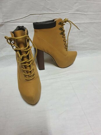 Brown ankle boots 