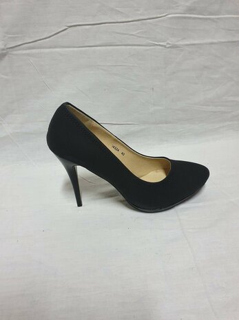 black pumps