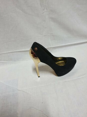 black high heels with gold heel