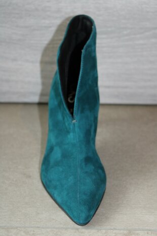 apple blue sea green heels brand CKS