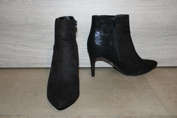 black ankle boots Sprox
