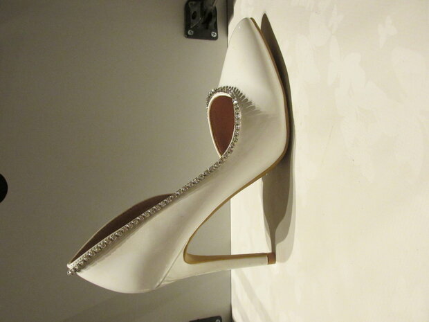 witte hakken met diamanten