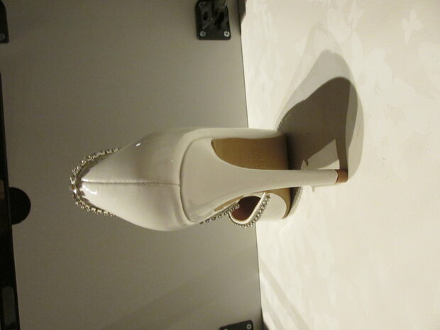 witte hakken met diamanten